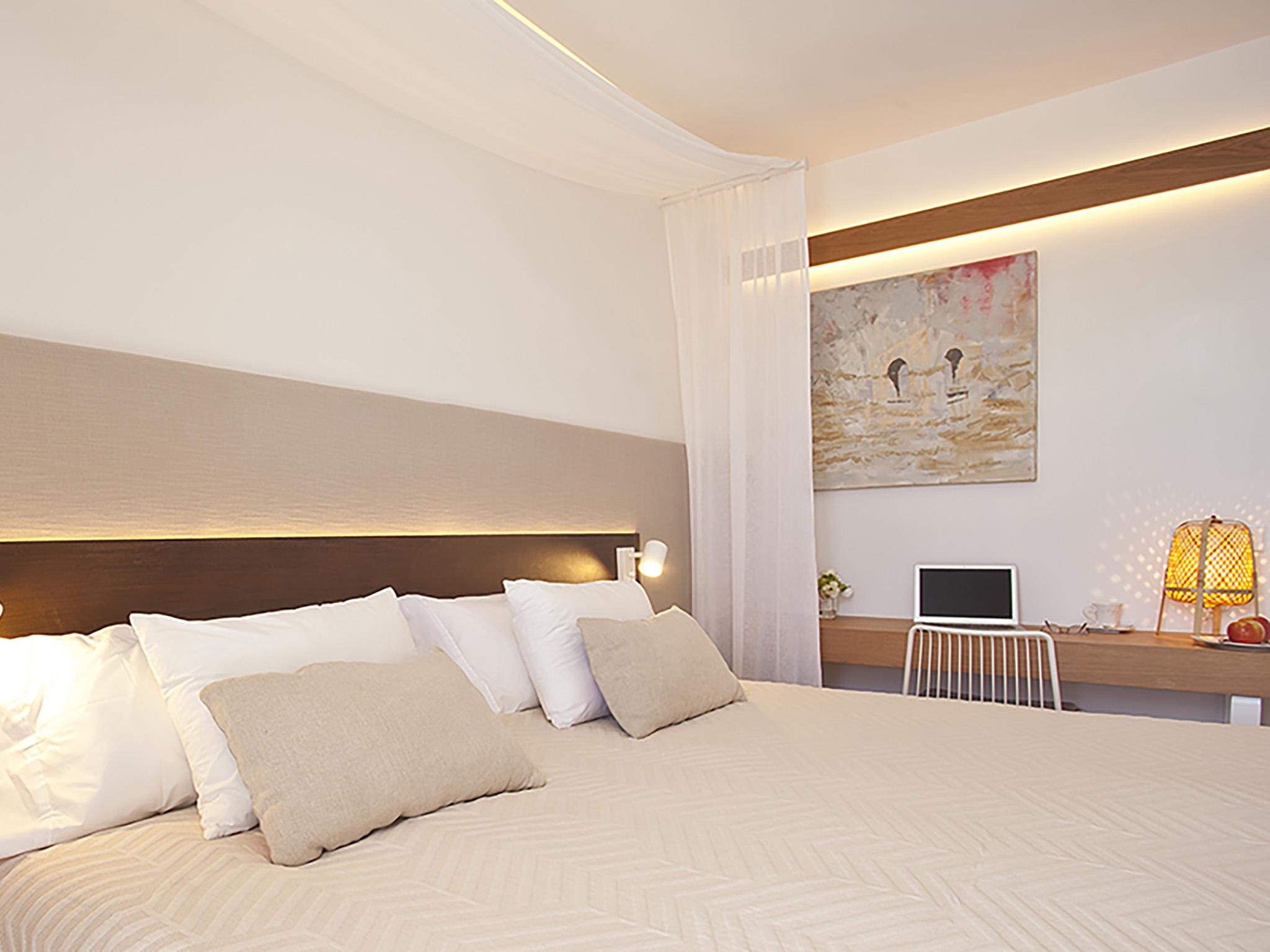 Ynaira Hotel & Spa Аріань Екстер'єр фото